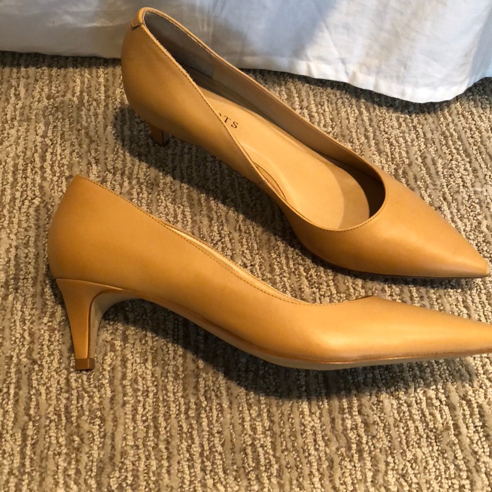 Talbots low heel! - Picture 3 of 4